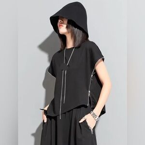 Avant Garde Black Zipper Detail Asymmetric Top Size M NWT